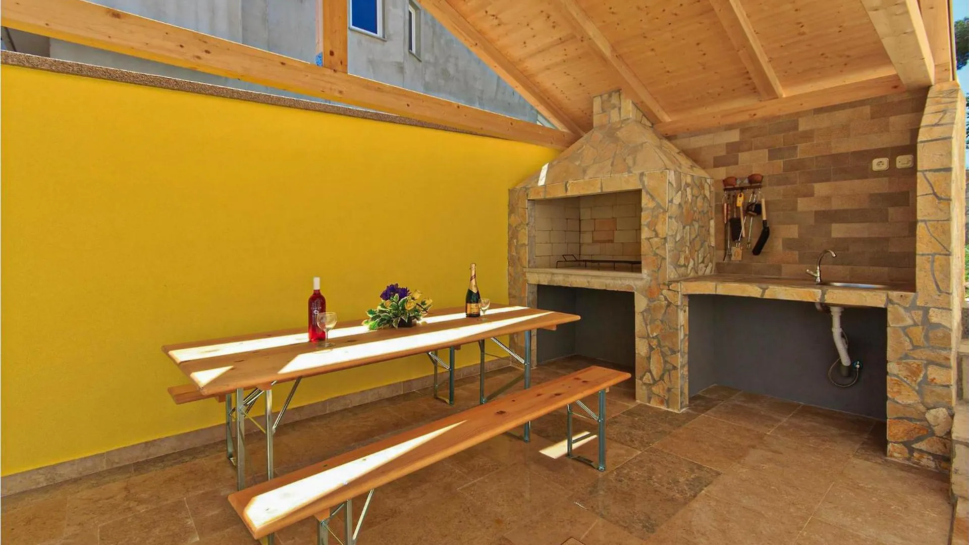 Lovely Apartment In Pula With Kitchen
